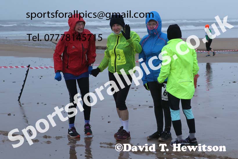 The 2021 Blyth Sands Race, December 5th. Photo: David T. Hewitson/Sports for All Pics